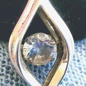 DANCING STONE PENDANT / NECKLACE Cubic Zirconia IN MOTION STERLING SILVER 925